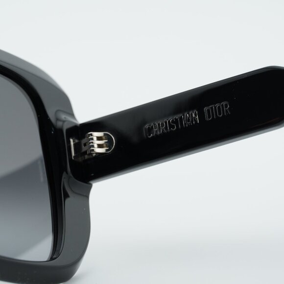 Dior DIORSIGNATURE S11F 14A1 Sunglasses Black Square Frame, Grey Lenses main image 4